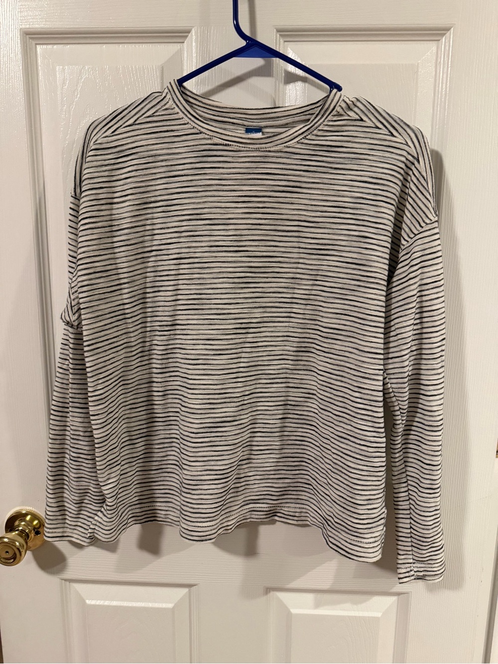 Old Navy Women's Long-Sleeve Crewneck Tee in White and Black Stripes